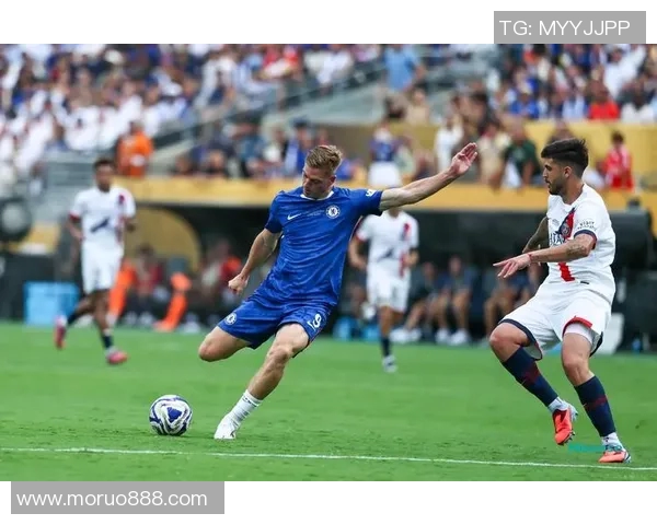 足球明星与篮球的热爱交集有哪些知名球员分享他们的运动情缘